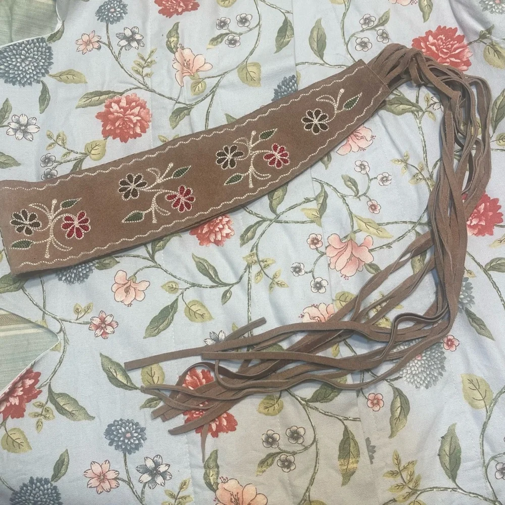 Leather Floral Embroidered Floral Stitched Belt